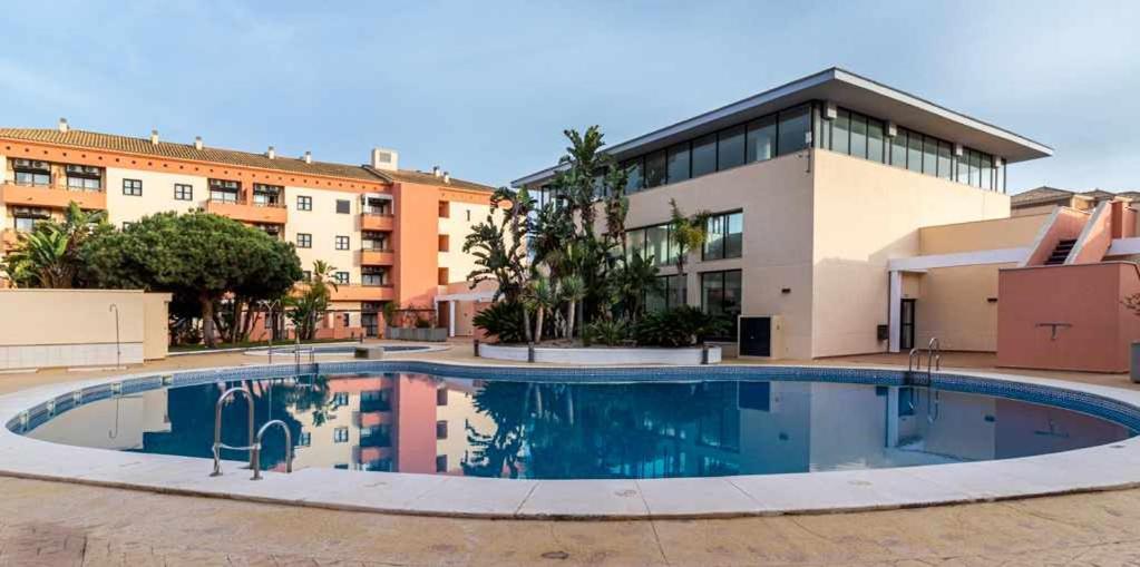 Apartamento Junto A La Playa Con Piscina Y Parking Punta Umbría Екстериор снимка